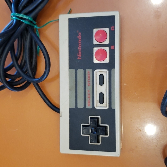 Original Nintendo Controllers - Picture 6 of 7